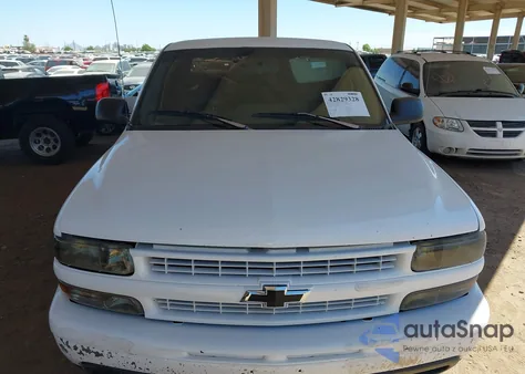 1999 Chevrolet Silverado 1500 из США, поврежденный, VIN 1GCEC19W9XZ128866